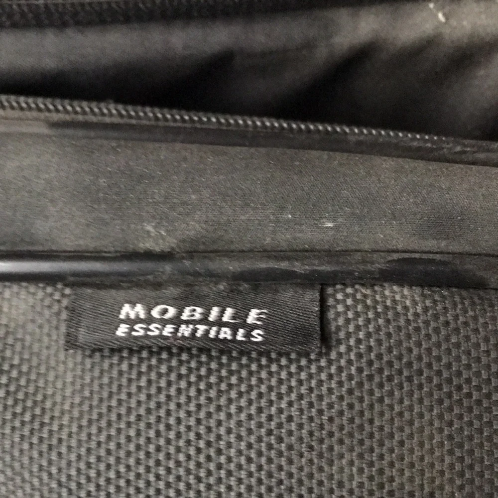 Computer case - Picture 2 of 3